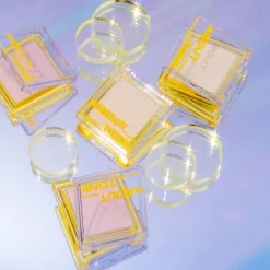 [ABOUT_TONE] Light On Me Highlighter