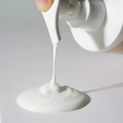 [Isntree] Yam Root Vegan Milk Cleanser